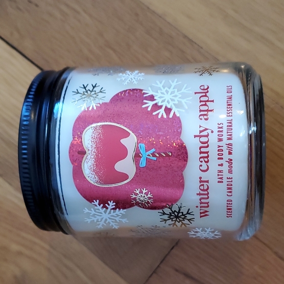 NWOT! Winter Candy Apple candle - Picture 2 of 4